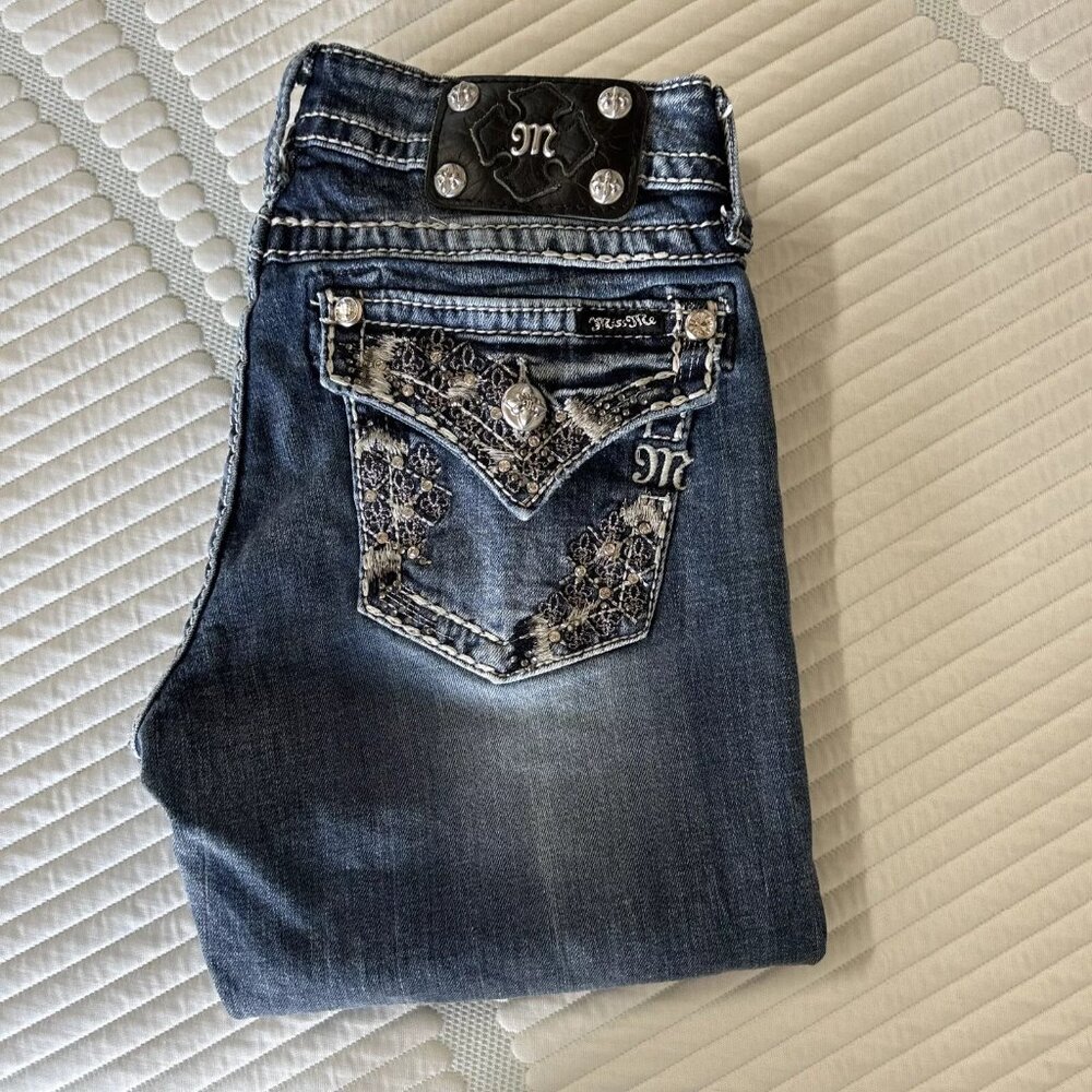 Miss Me JP5810P Cuffed Capri Cropped Blue Denim Jeans Jewel Flap Back Pockets 29
